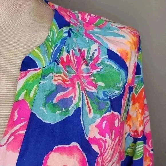 Lilly Pulitzer Martinique Jungle Utopia V Neck Top Size Medium - Picture 3 of 11